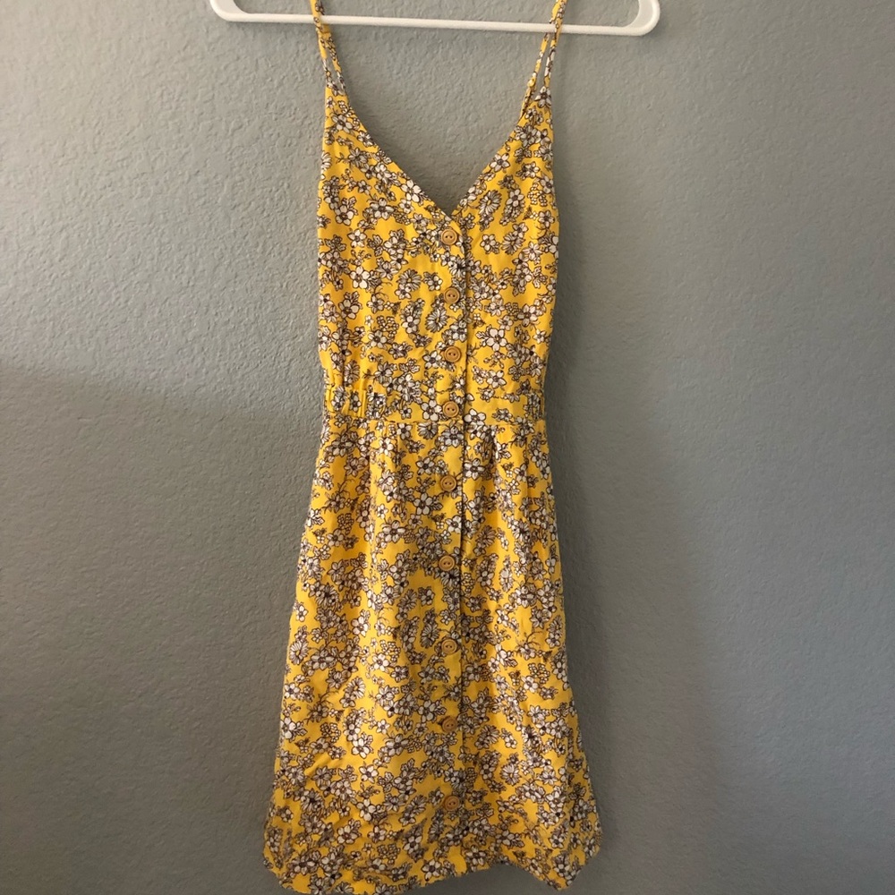 Yellow floral dress with buttons | NWT!